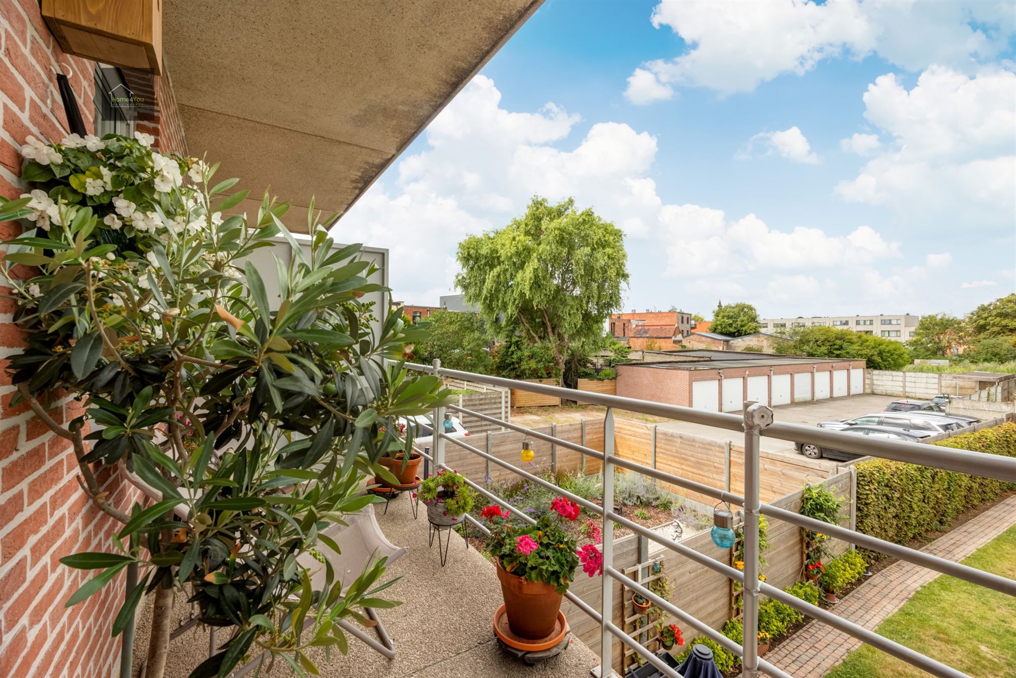 Ruim instapklaar appartement met garage en staanplaats foto 15
