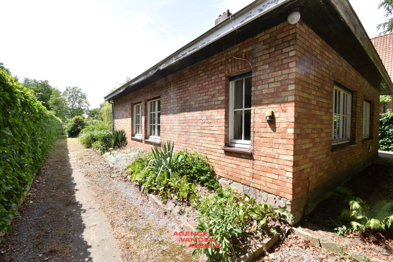 Charmante villa met een riante zuidgerichte tuin  foto 9