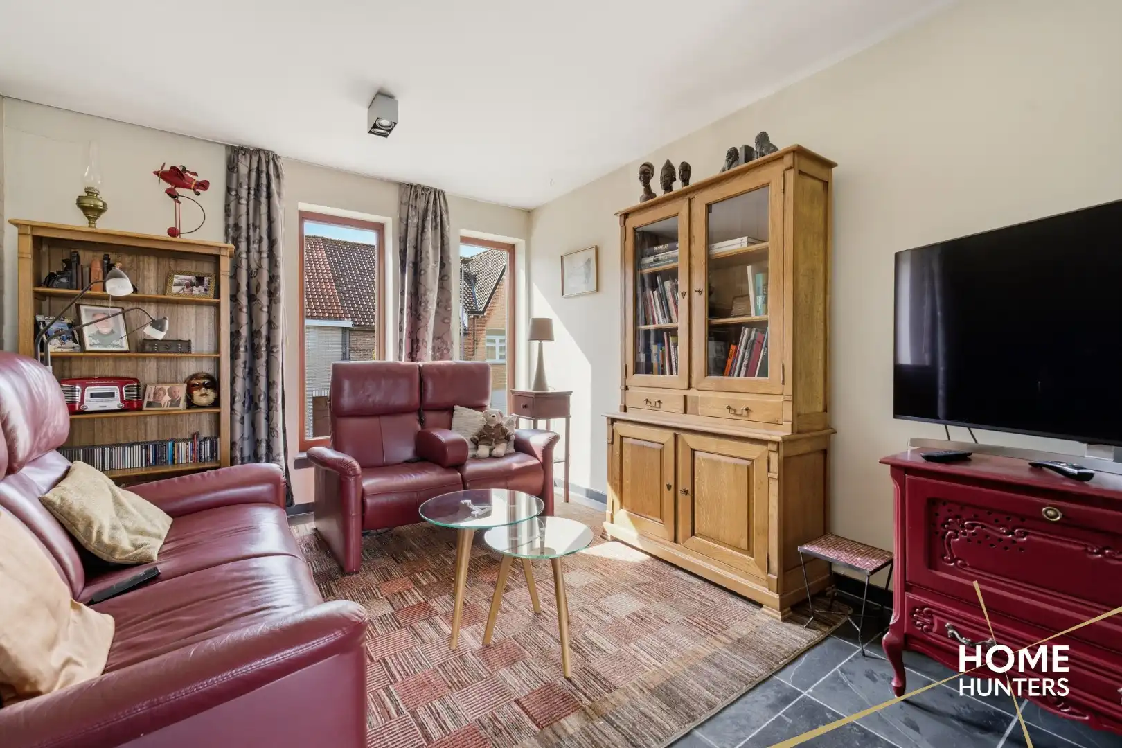 Veelzijdige woning met handelsruimte, 4 slaapkamers, grote garage en zonnige tuin op 497 m² foto 20