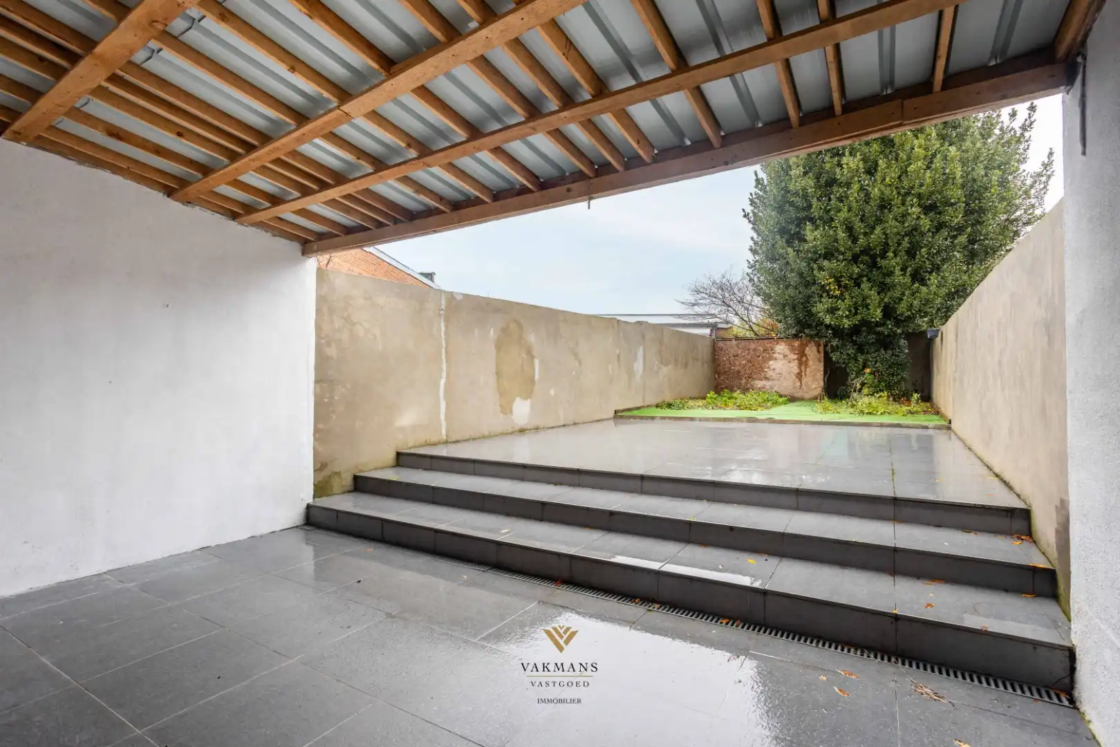 Ruime woning met 4 slaapkamers op rustige locatie foto 35