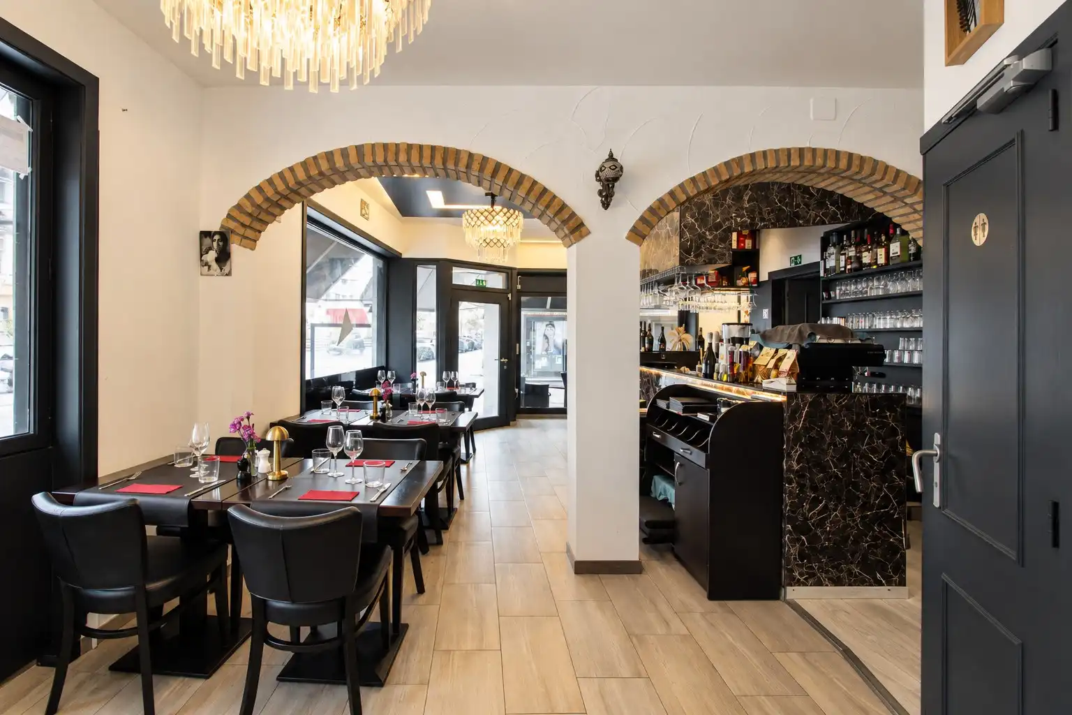 Verhuurd HOEK restaurant Kardinaal Mercierstraat 18 Heist te koop Bruto met bruto rendement van 7.85% foto 3