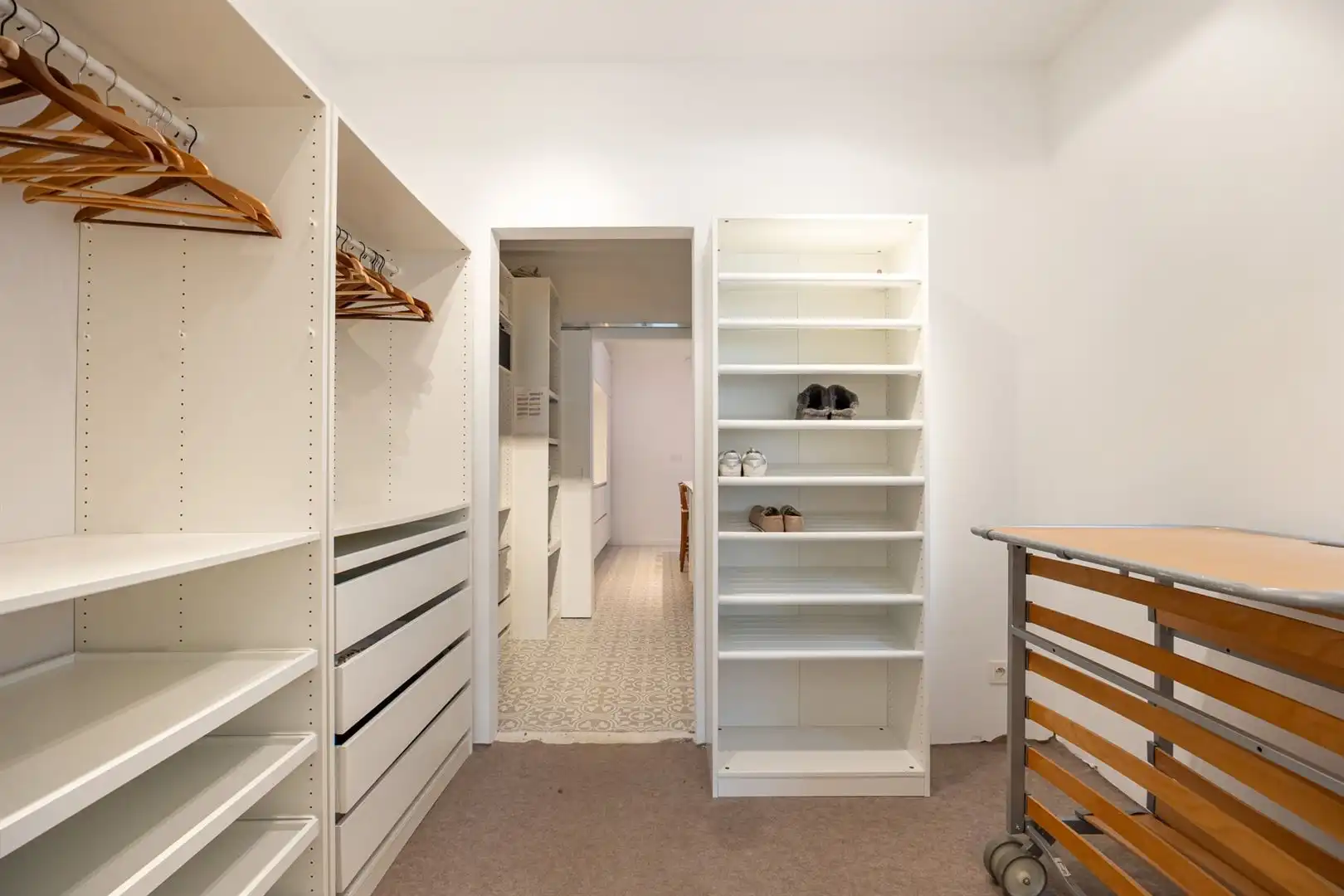 Gemeubeld appartement met tuin foto 14