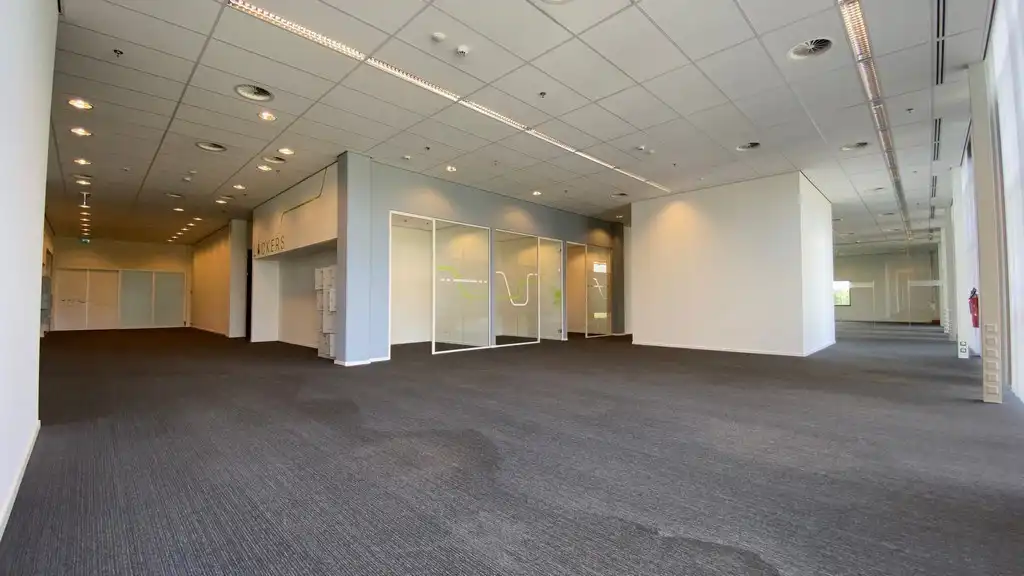 Flexibel in te delen kantoor te huur nabij R8 in Kortrijk foto 3