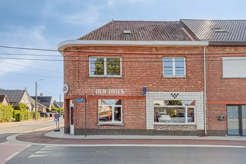 Café met bovengelegen appartement foto 31