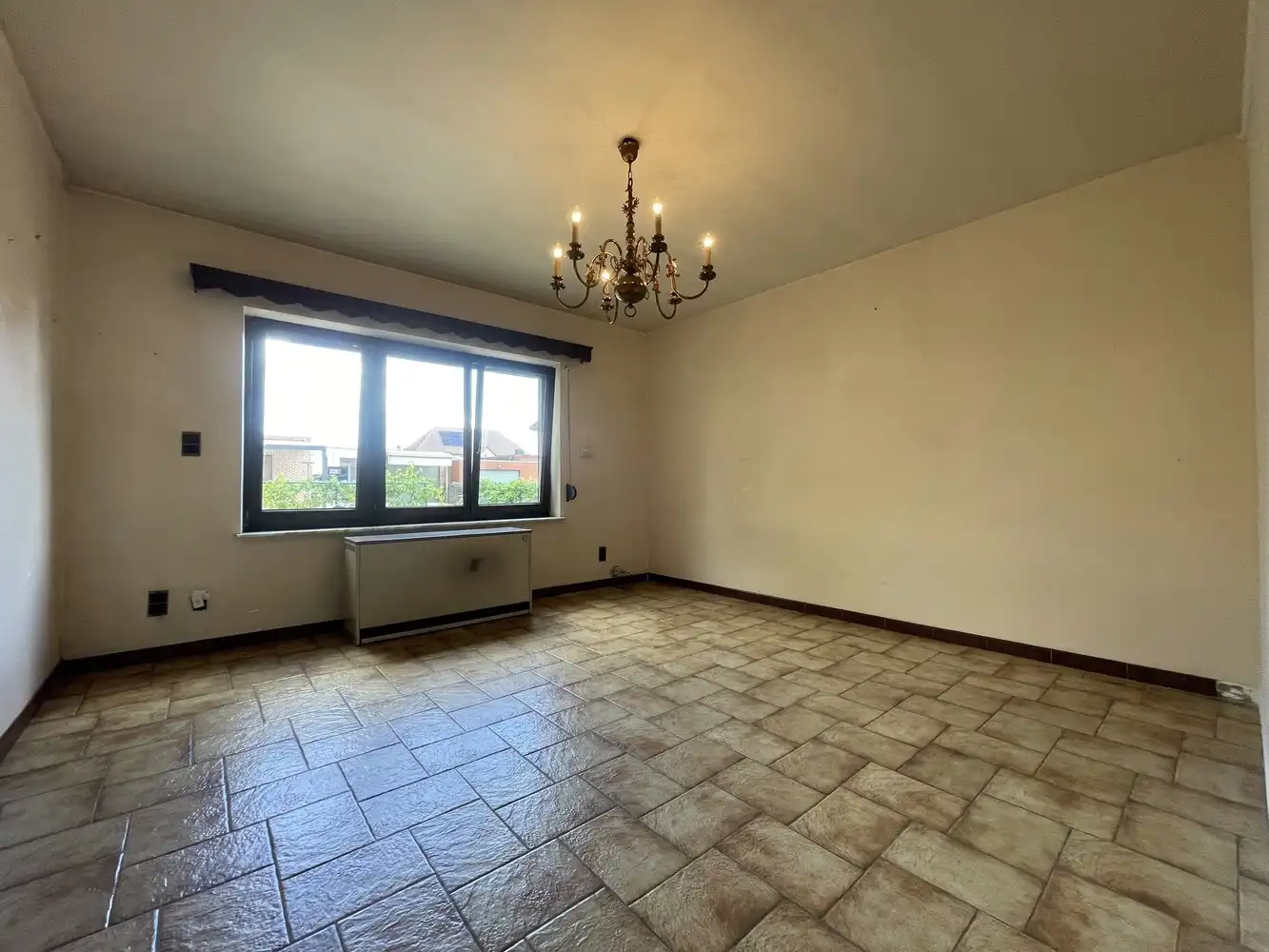 Tweewoonst met mooie tuin en vrijstaande garage foto 3