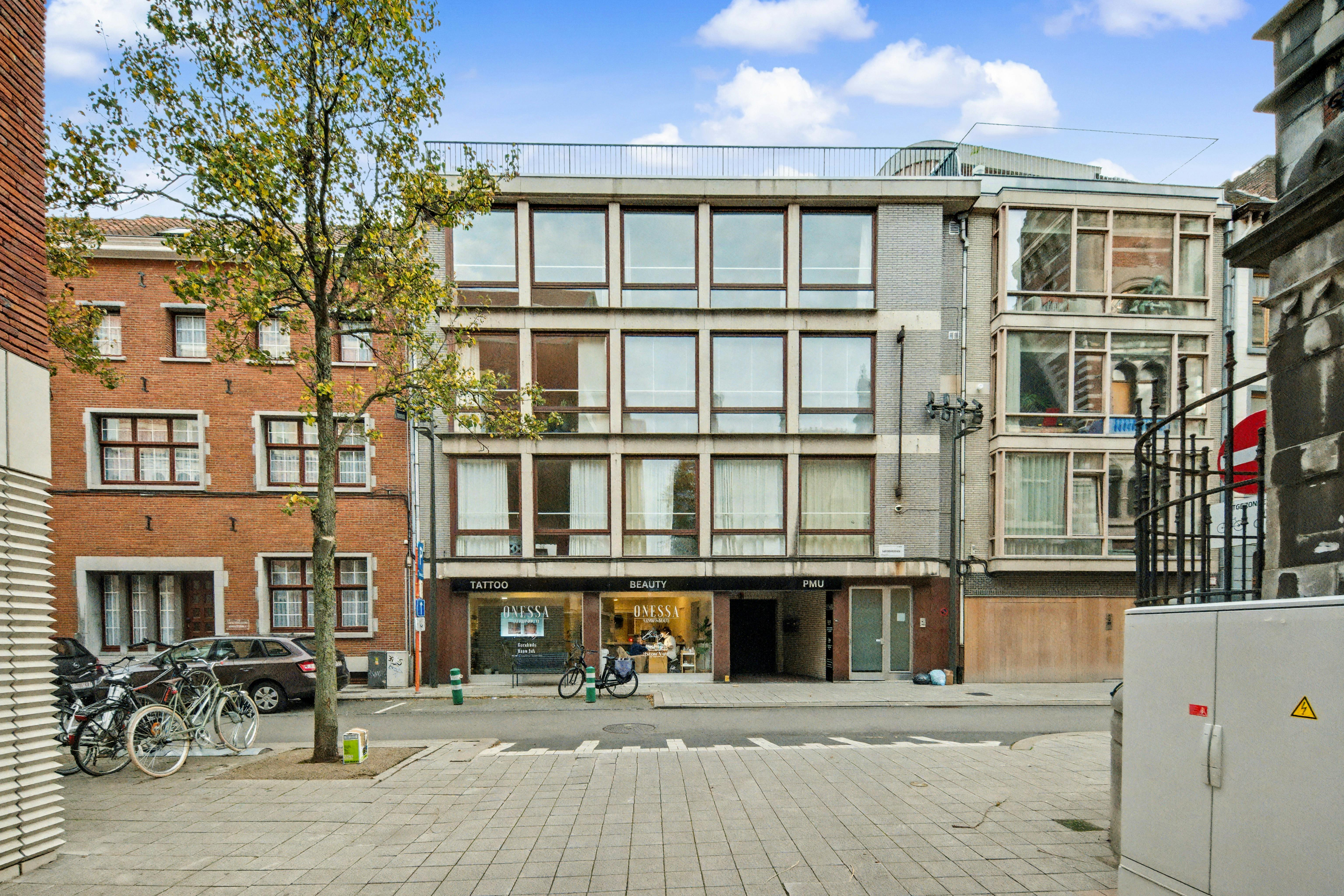 Exclusief duplex-penthouse met adembenemend terras in hartje Hasselt foto 26