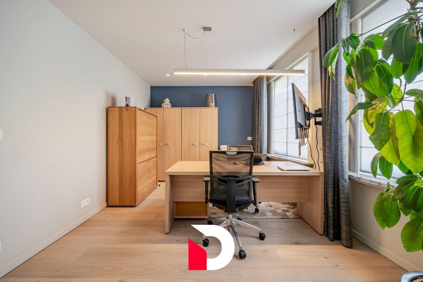 Stijlvol gerenoveerde woning met 5 slaapkamers en zwemvijver op topligging in Brugge foto 12
