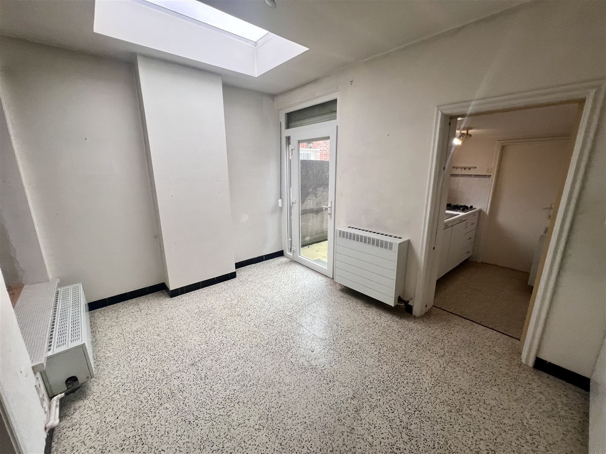 Centraal gelegen rijwoning met mogelijkheid tot 5 kamers foto 7