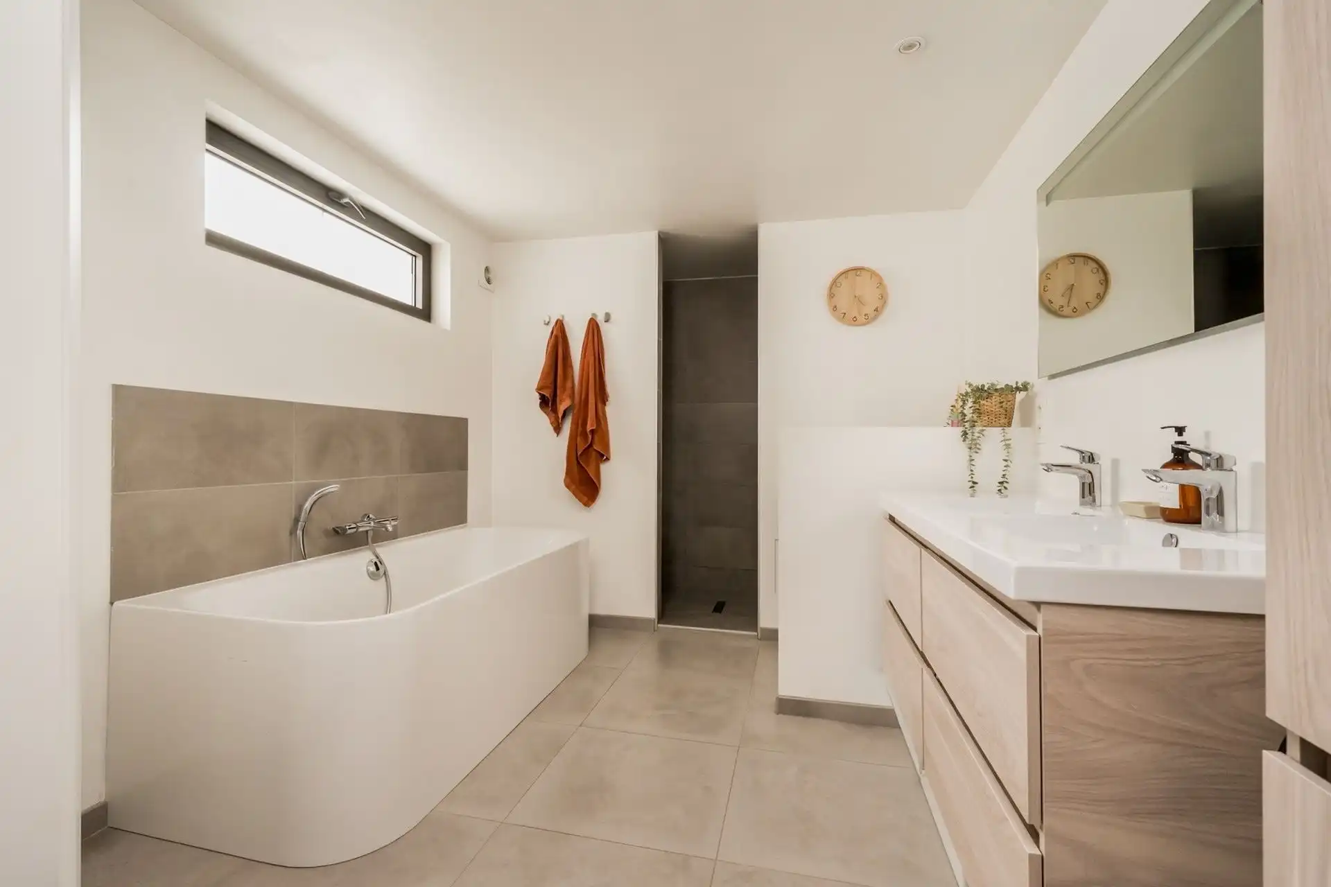 Ruime gezinswoning met karakter en prachtige tuin! foto 14