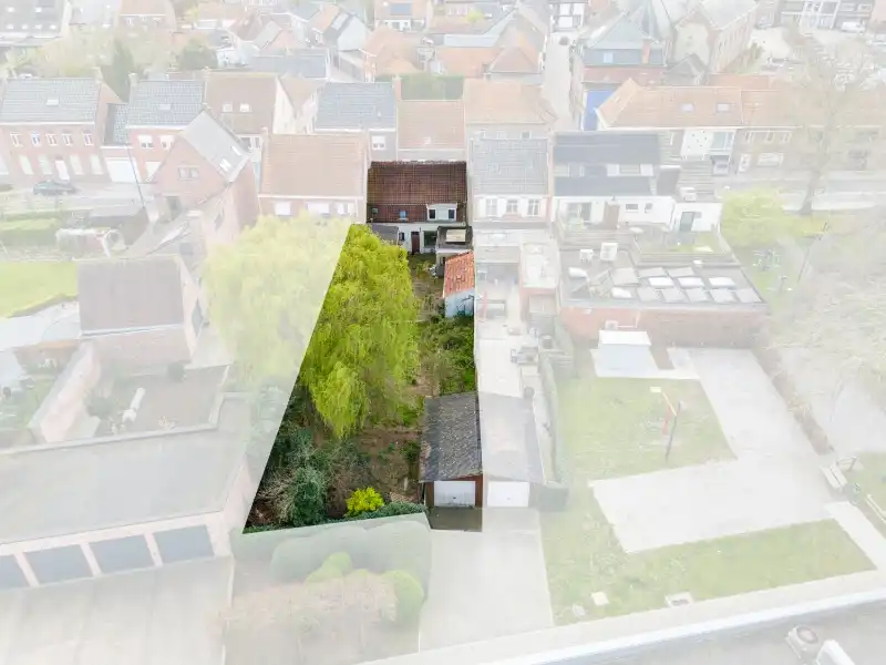Gits :  te renoveren woning met veel potentieel op topligging.  Opp 461 m² foto 2