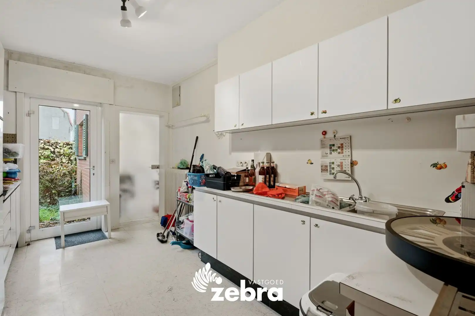 Ruime, energiezuinige woning met grote tuin, zwemvijver en schuur in Beveren aan de IJzer! foto 10