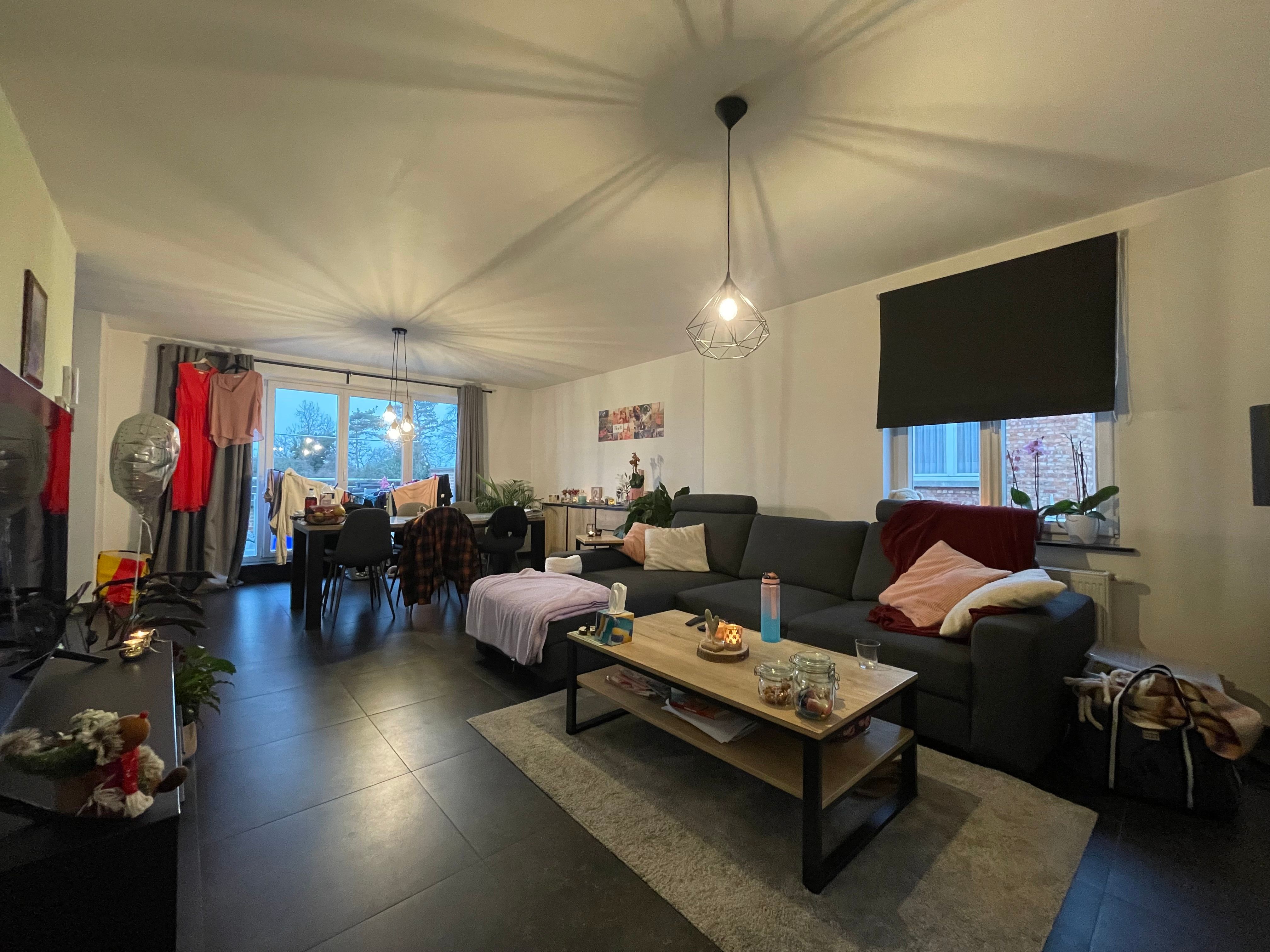 Lichtrijk appartement in nieuwstaat foto 3