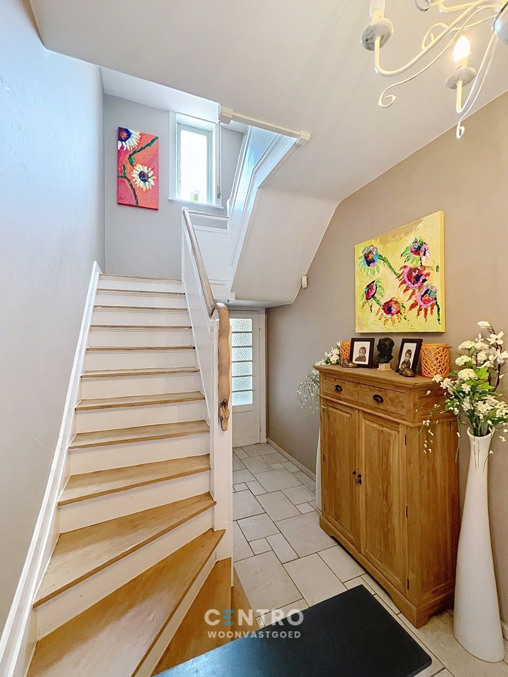 Woning met commerciële ruimte (eenvoudig om te vormen naar ruime leefruimte), 240m² bewoonbaar, extra tuinbergingen en DUBBELE garage te Torhout. foto 22