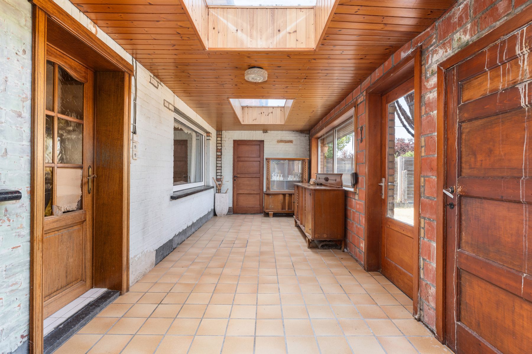 Op te knappen woning met tuin en garage foto 11