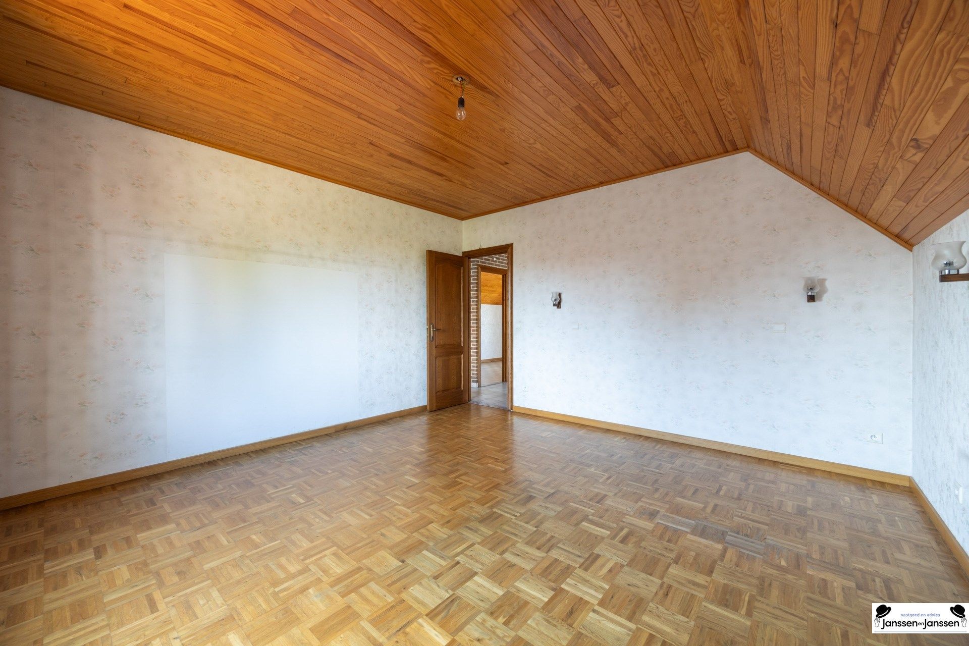 Ruime gezinswoning met 3à4 slaapkamers, kelder op een centrale locatie! foto 18