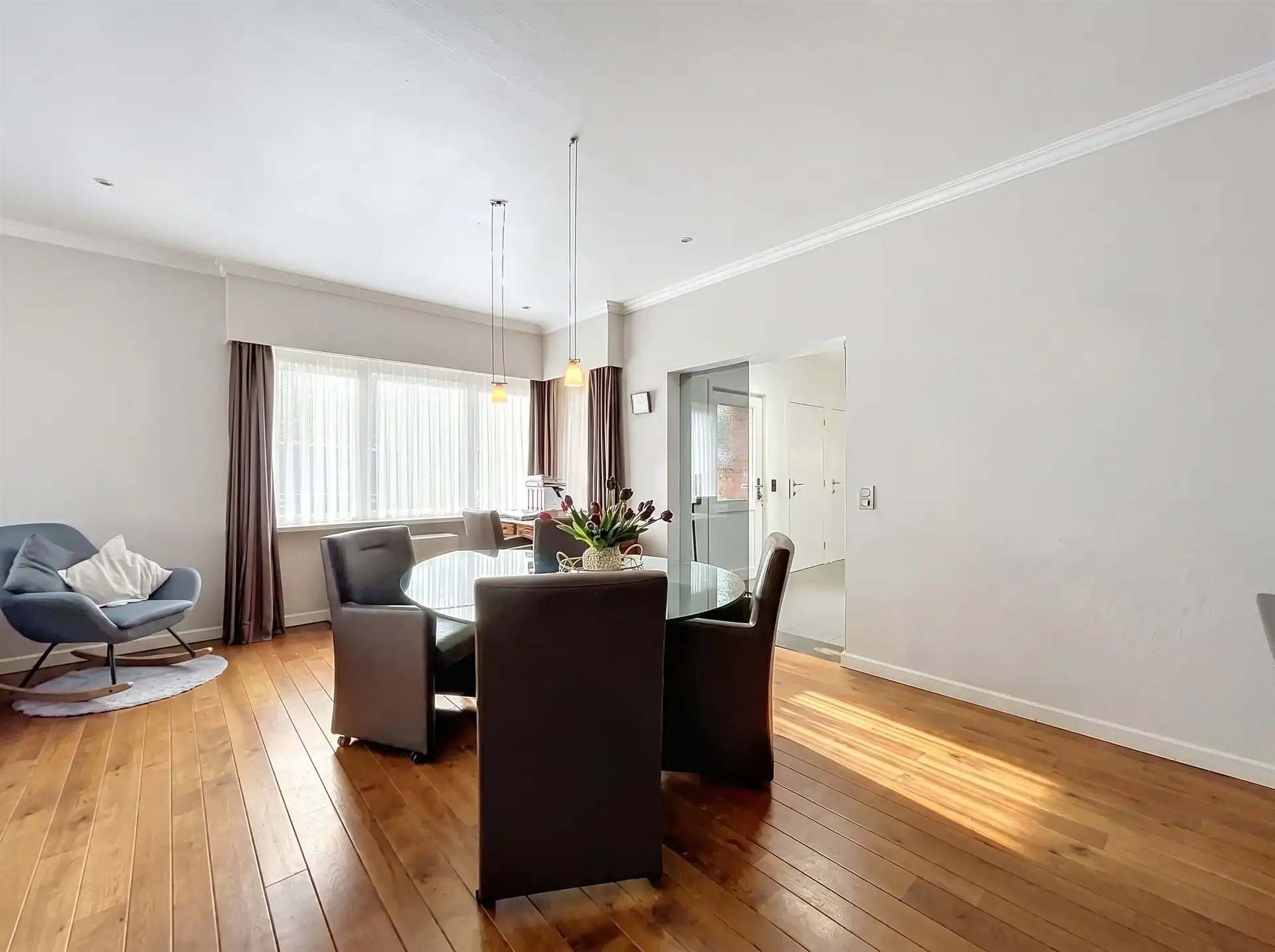 Instapklare gezinswoning met 3 slaapkamers en garage op toplocatie foto 3