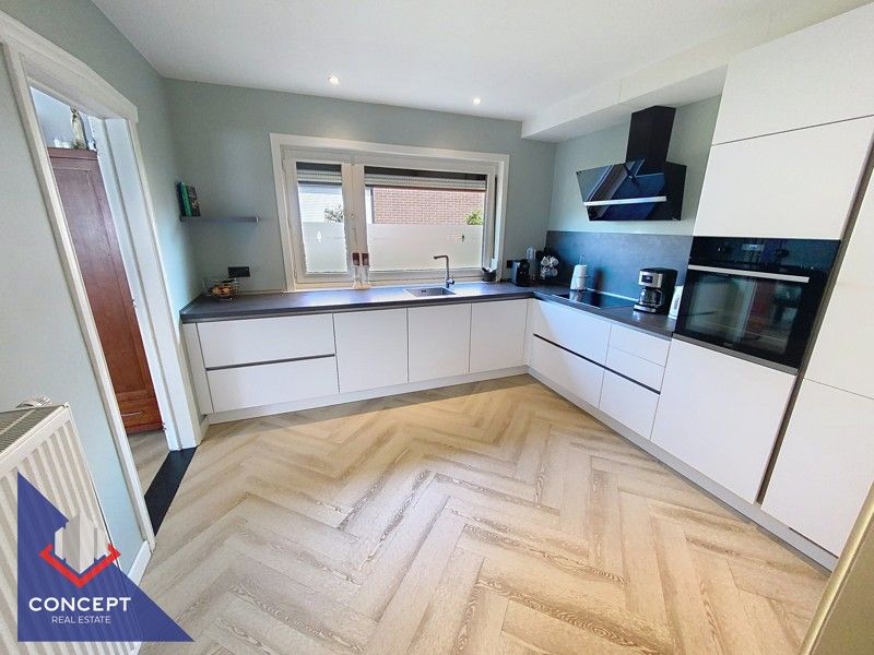 Instapklare woning met 3 slaapkamers met achterliggende paardenweides. foto 7