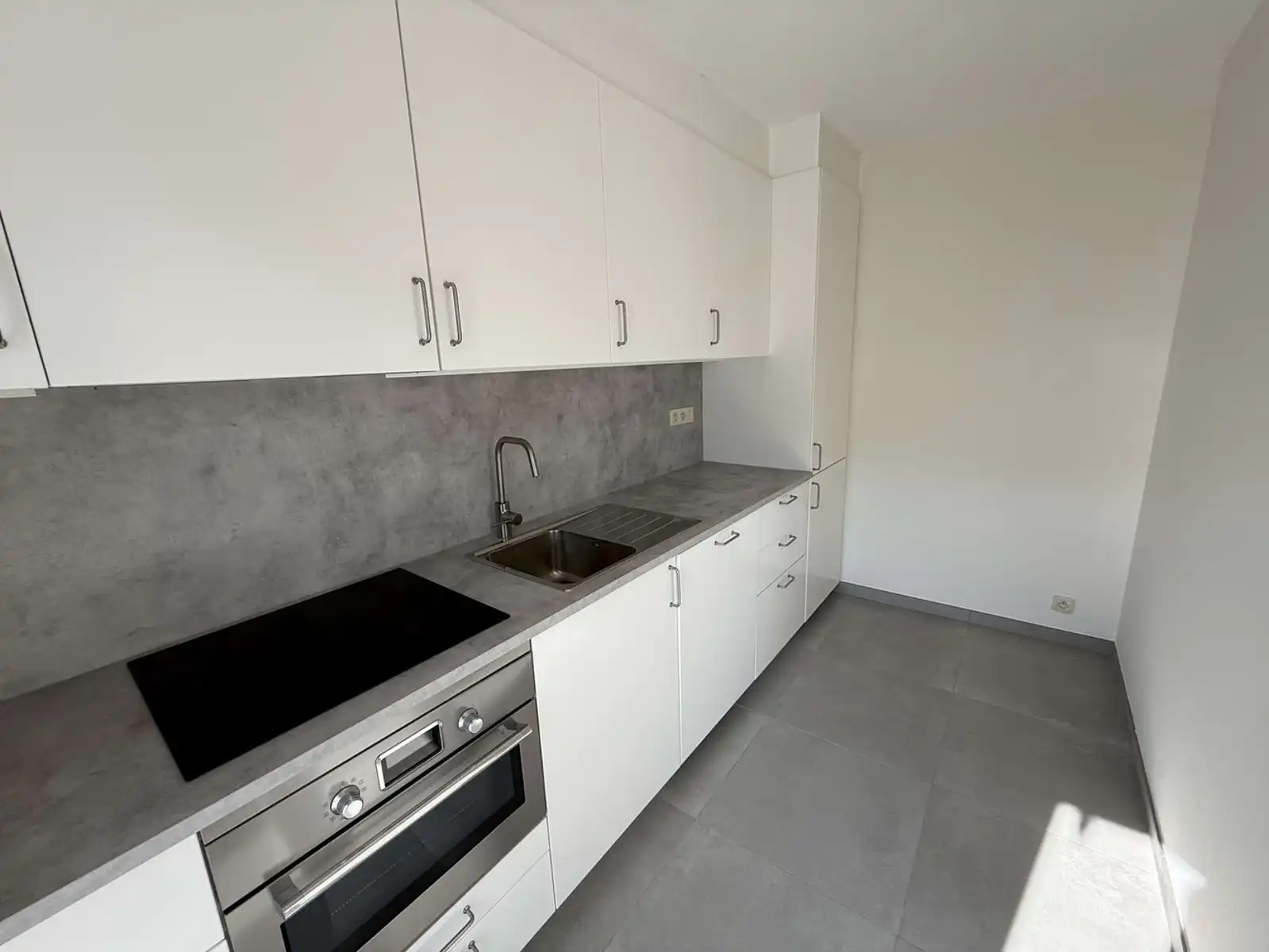 Volledig gerenoveerd appartement met 2 slaapkamers en ruim zonneterras te huur in Heverlee (Leuven) foto 5