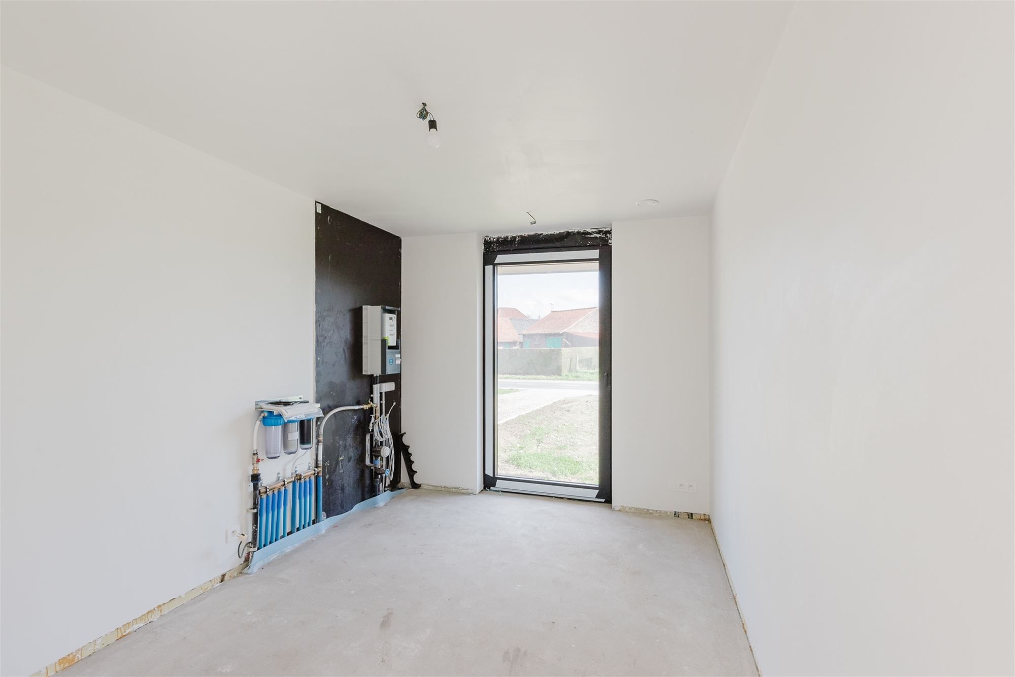 Gunstig gelegen nieuwbouwwoning met 4 slks en bureau foto 11