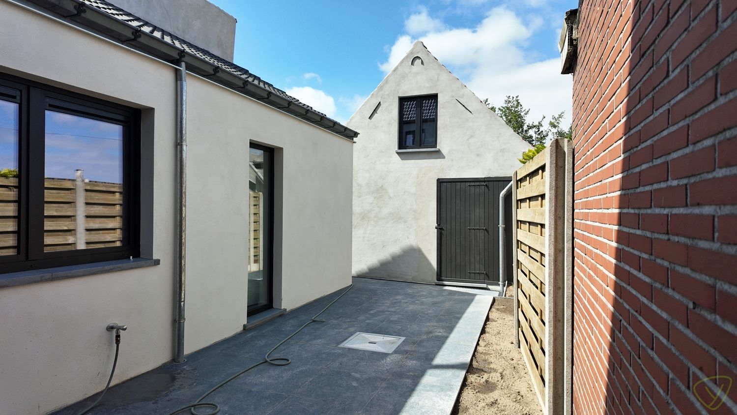 Kwaliteitsvol gerenoveerde en zeer energiezuinige woning vlakbij Veldekensbrug! foto 17
