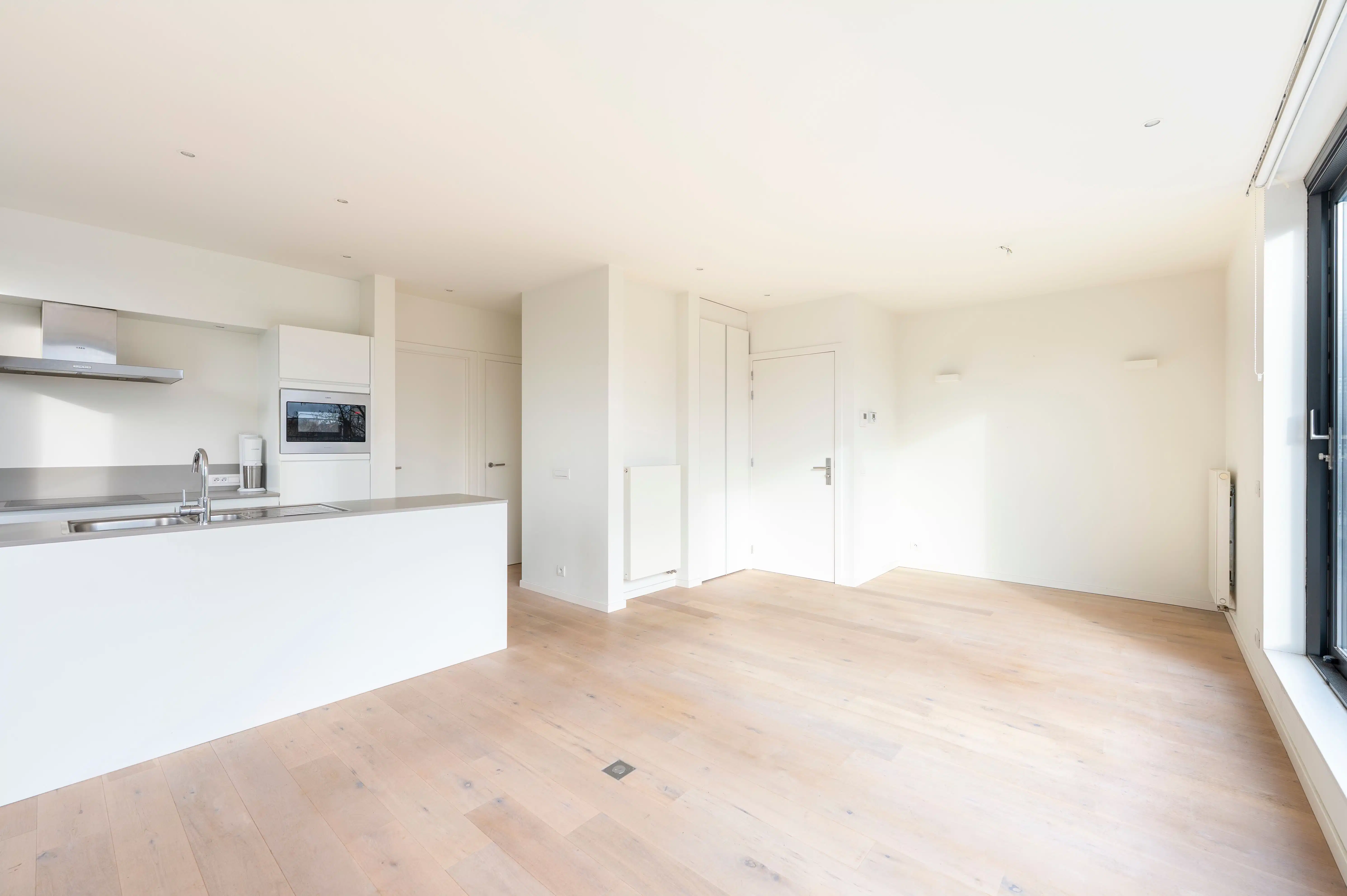 één slaapkamer appartement met groot terras in Mariaburg-Ekeren te huur! foto 4