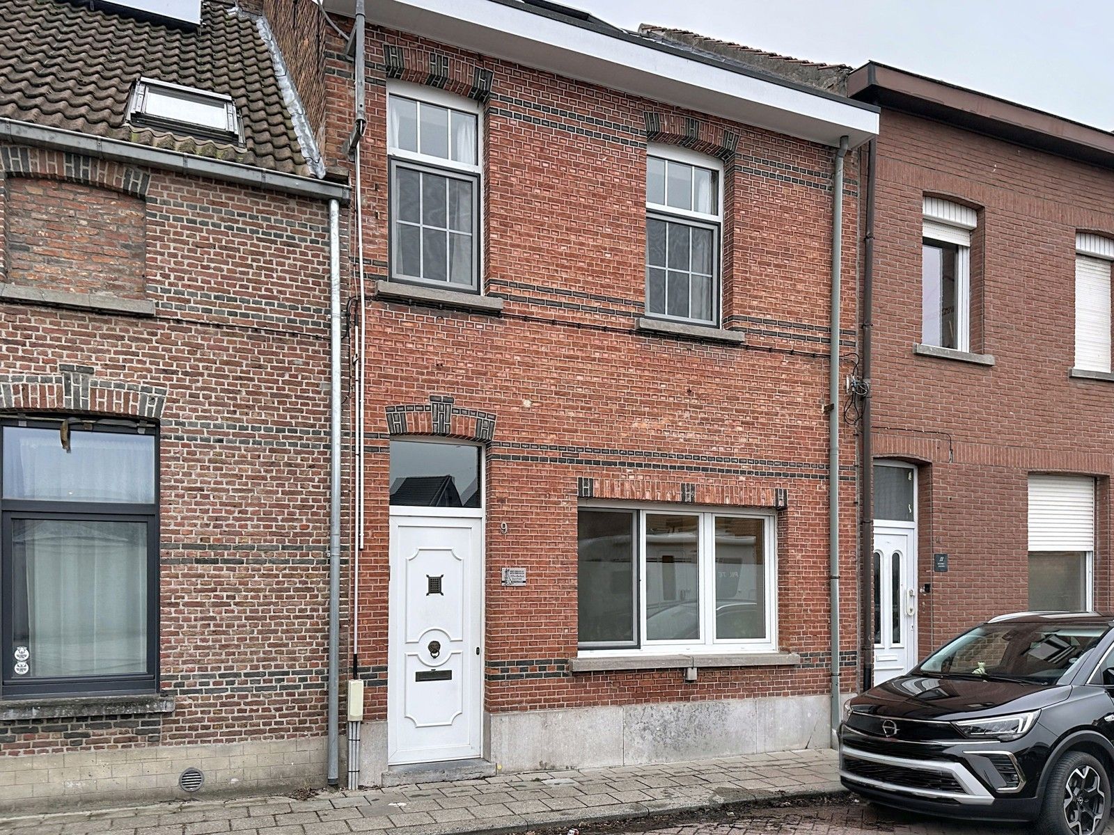 Charmante rijwoning met karaktergevel in rustig straatje te Niel foto 3
