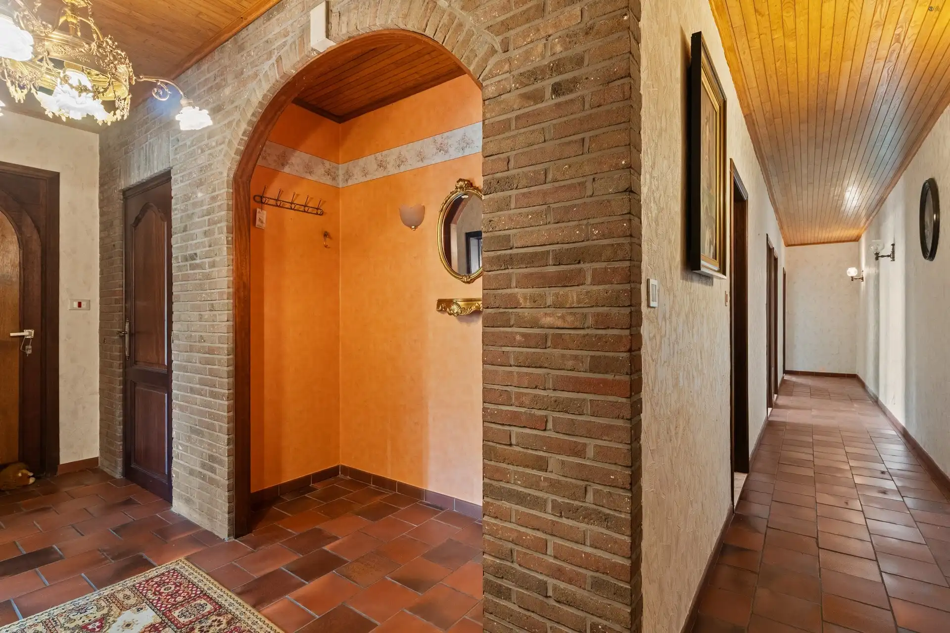 Bungalow op een rustige locatie met enorm veel potentieel foto 10