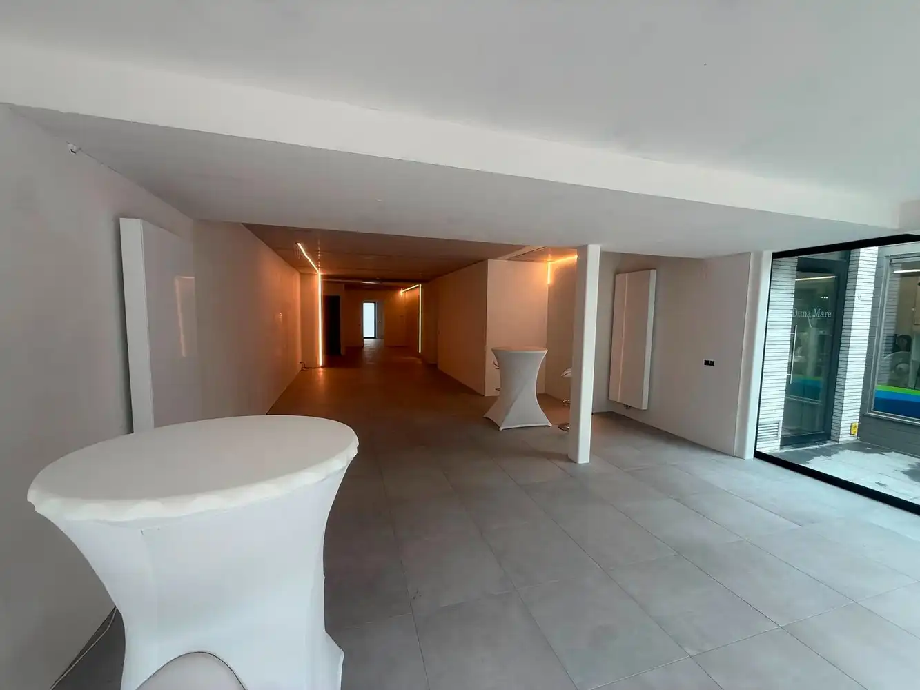 Instapklare nieuwbouw handelsruimte op A-locatie in Oostduinkerke foto 3