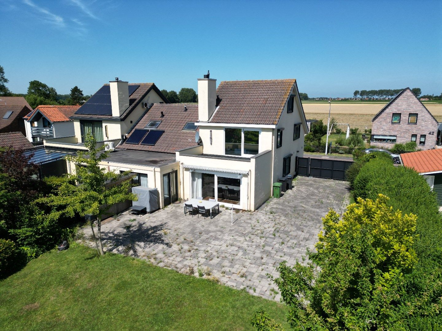 Verassend ruim vlak bij zee foto 24