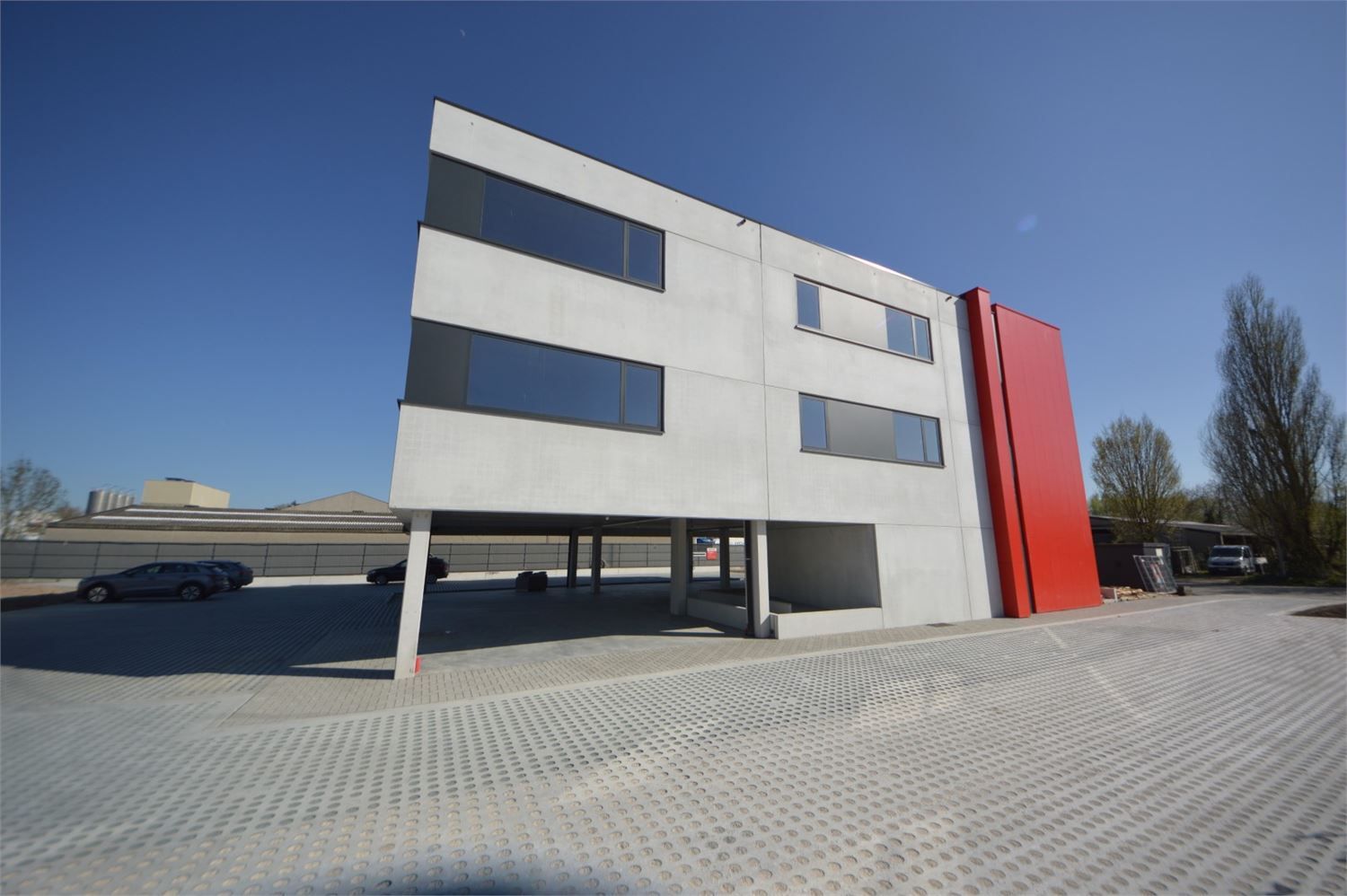 NIEUWBOUWKANTOREN MET PARKING NABIJ E40 foto 24