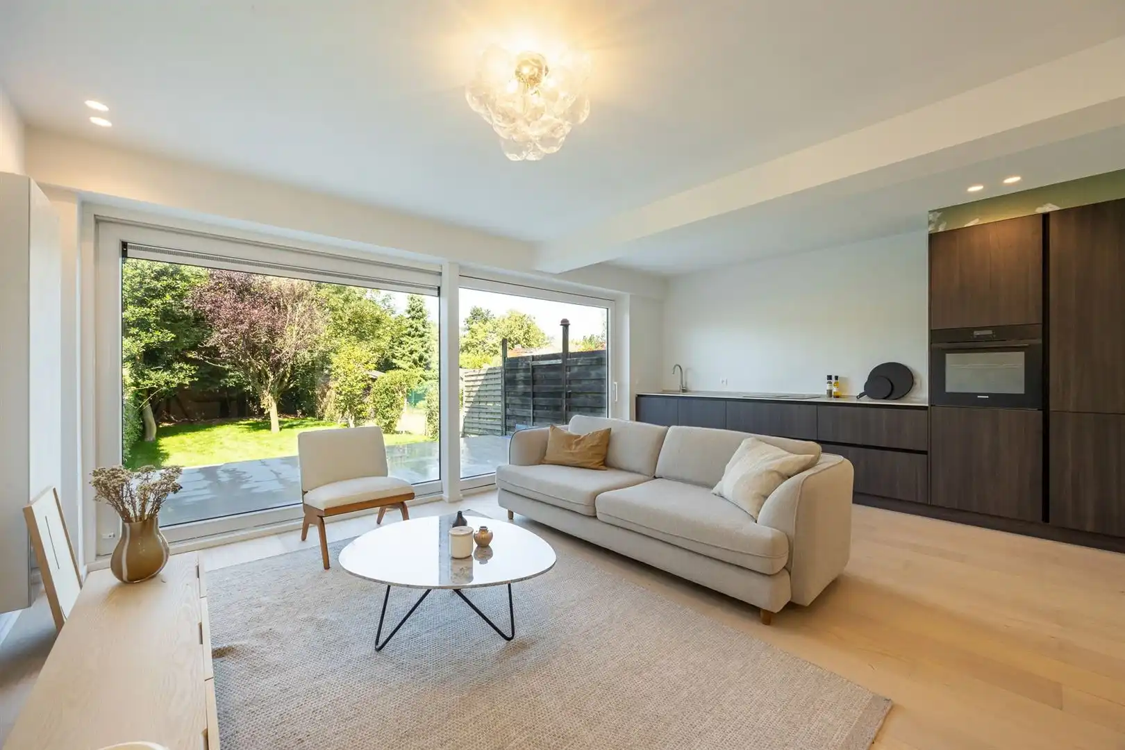 Gerenoveerd blokje met 3 Appartementen foto 6