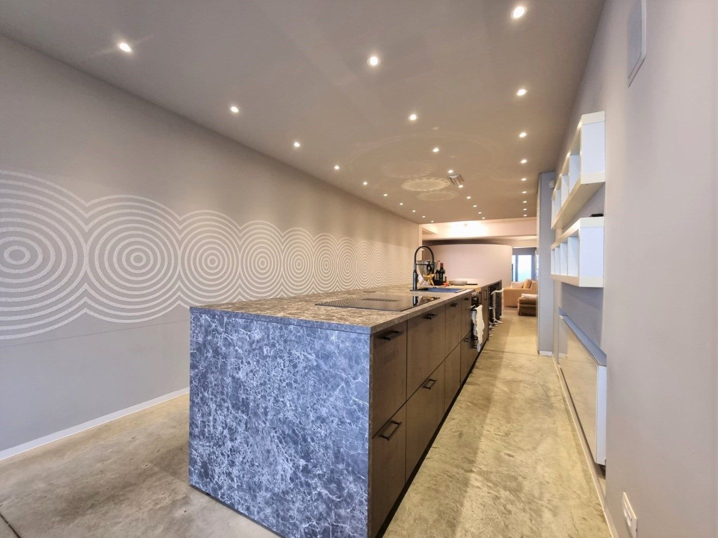 Uitzonderlijk appartement/loft op de zeedijk van Heist (271 m² bew. opp!!) foto 2