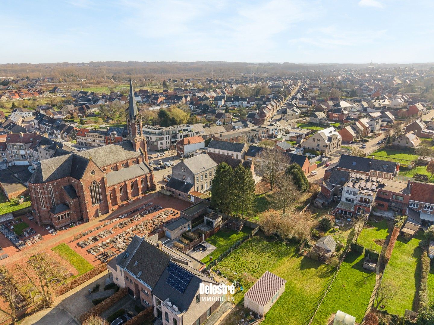  RENOVATIEPAREL MET GARAGE EN ZALIGE TUIN WELLE foto 24