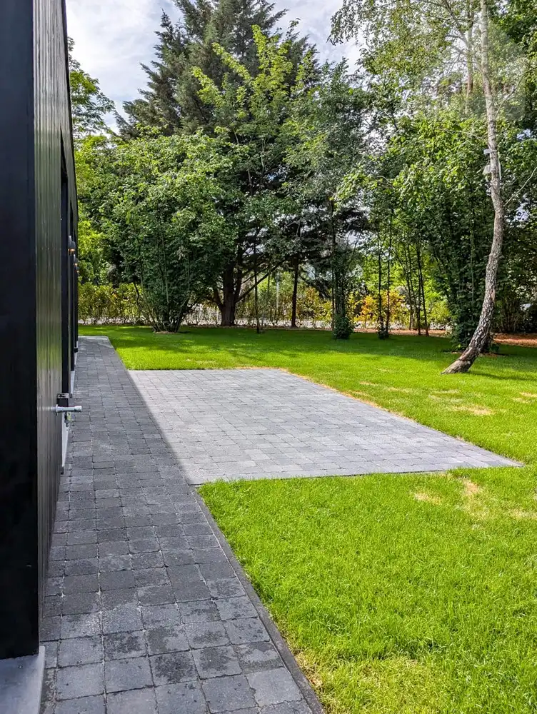 Volledig gerenoveerde karakterwoning met prachtige aangelegde tuin, polyvalente ruimte en 3 slaapkamers foto 32