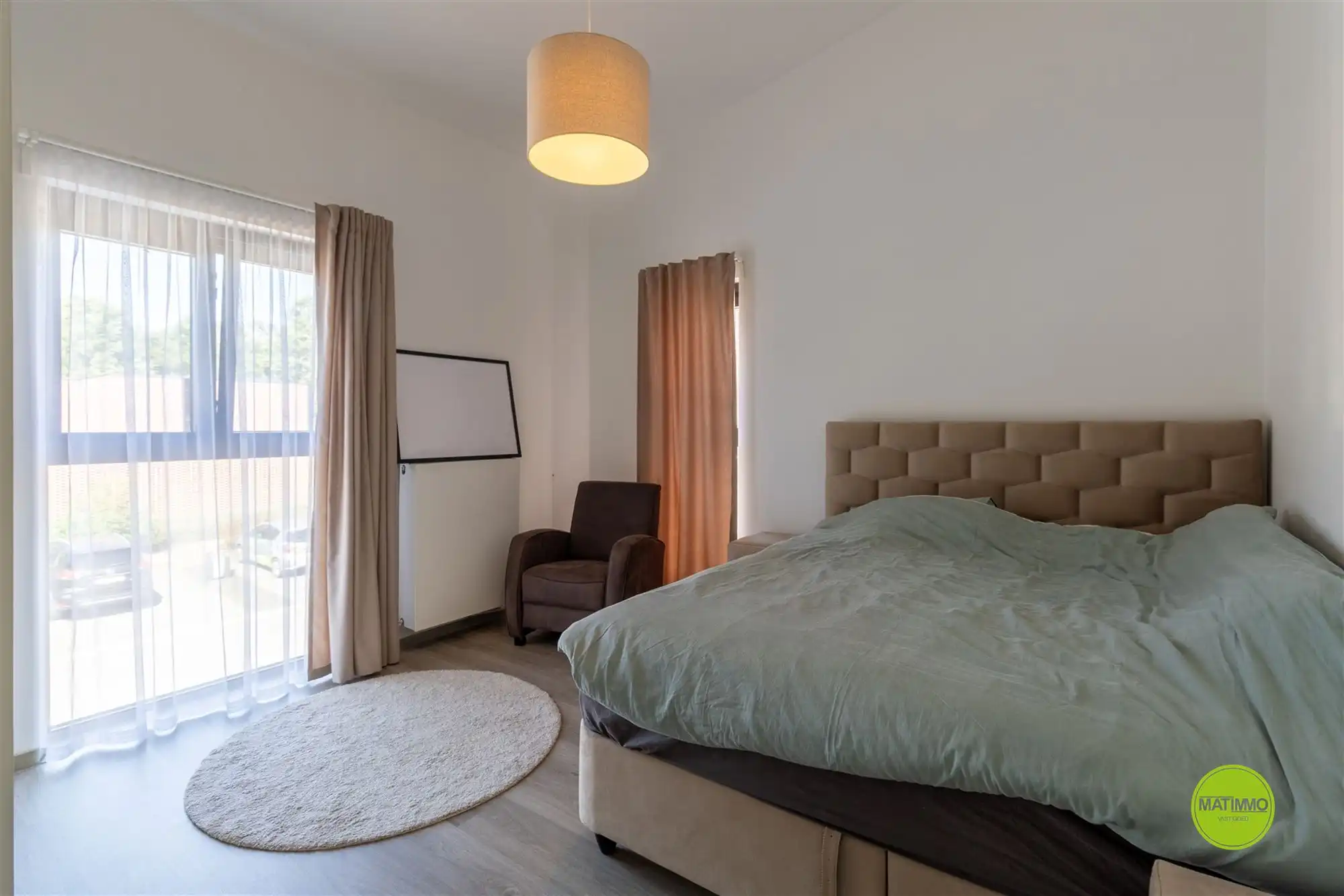 Modern wonen met zonnige tuin en private parkeerplaats foto 8