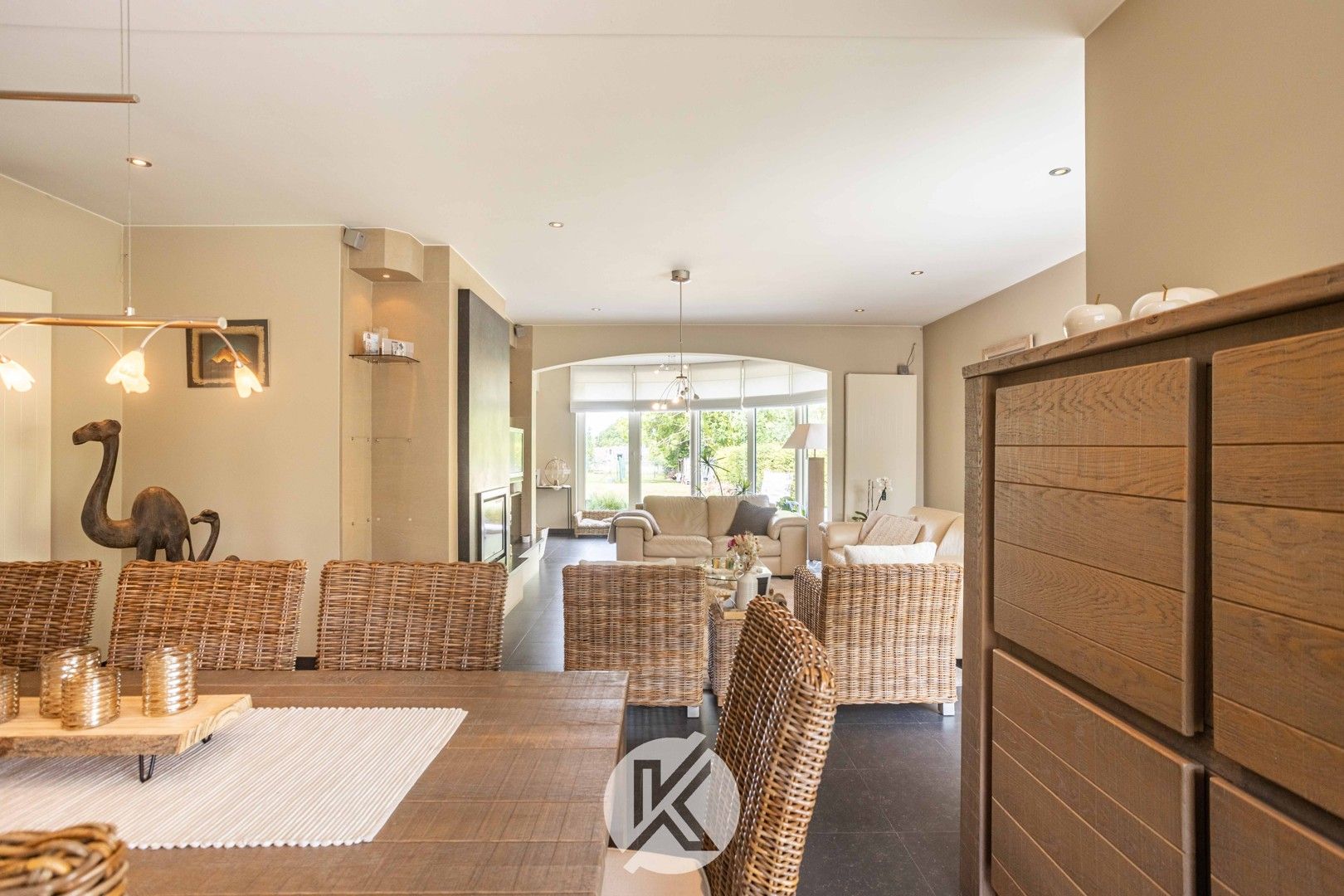 Tijdloze, elegante villa op ruim perceel foto 9