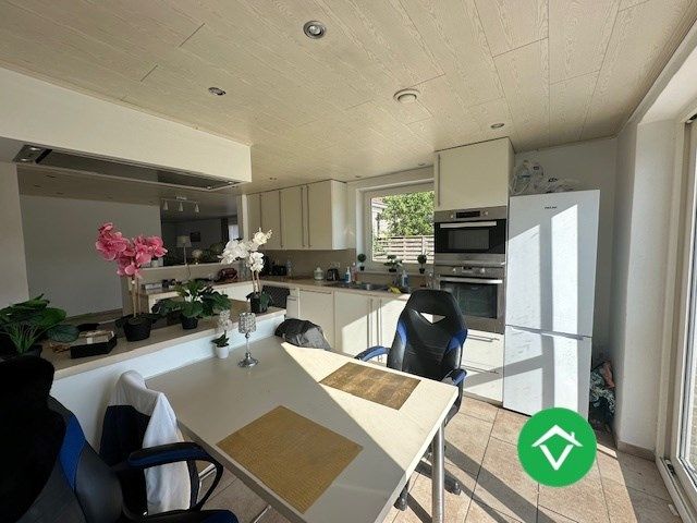 Instapklaar gelijkvloers appartement met tuin en garage in rustige wijk te Eernegem foto 11