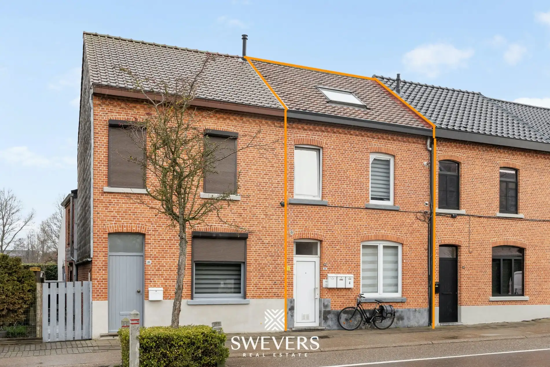 Hoofdfoto van de publicatie: Te verbouwen gezinswoning in Hasselt
