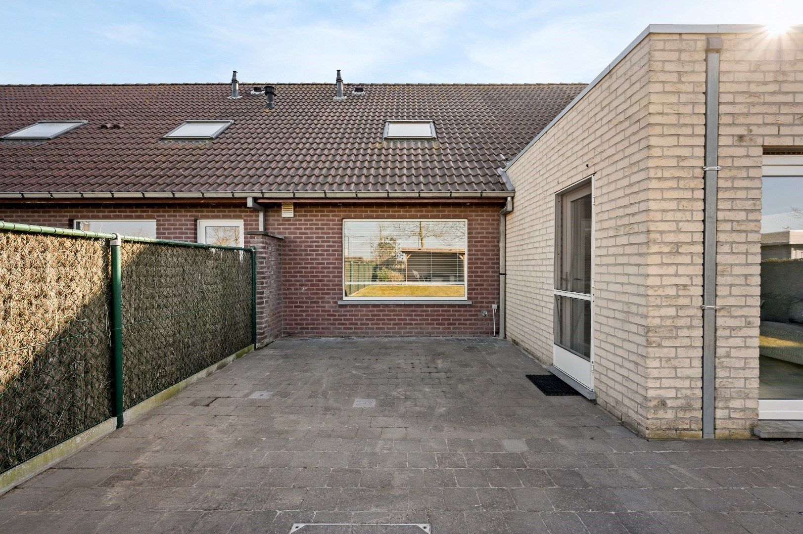 Centraal gelegen woning met 3 slaapkamers, garage en tuin. foto 21