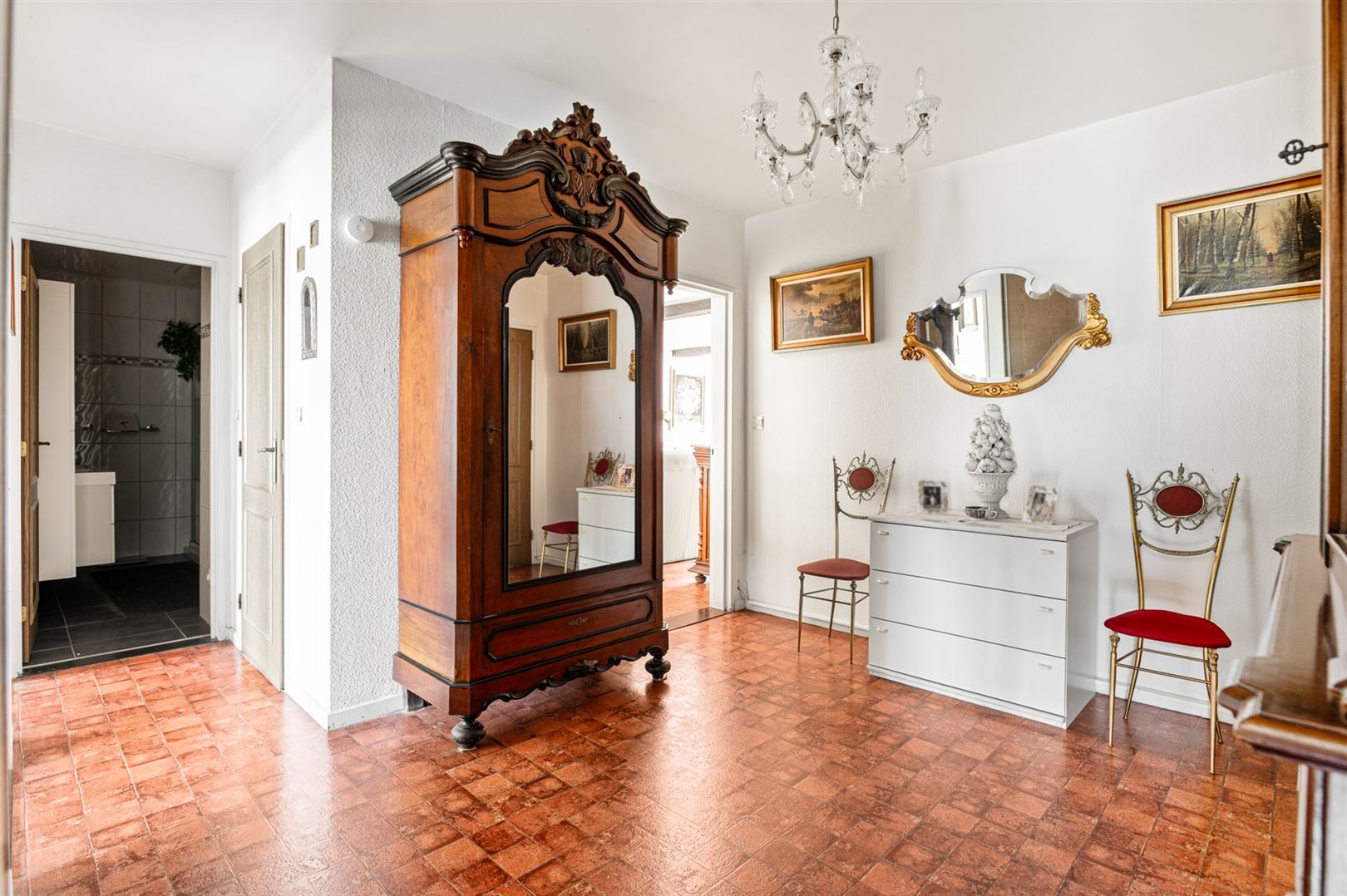 Ruim 3-slaapkamerappartement in Deurne-zuid foto 8