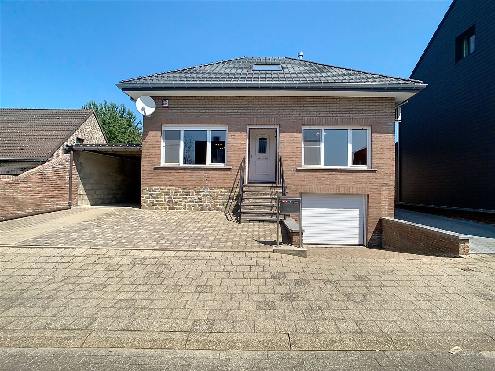 Hoofdfoto van de publicatie: Gezellige woning, 2 slpks, terras/koer, garage, 2a 77ca 