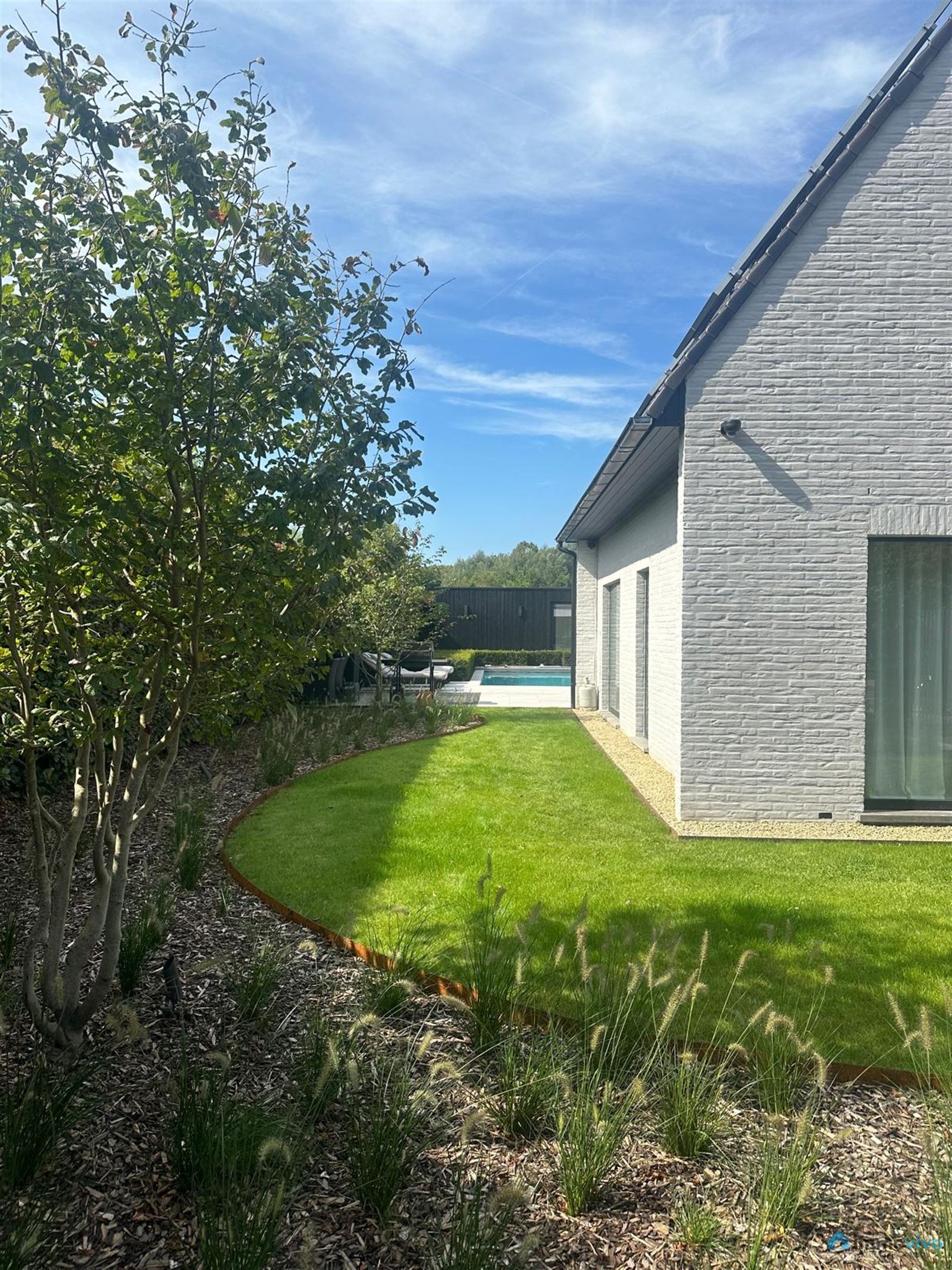 Hoogwaardig gerenoveerde villa met poolhouse en zwembad foto 29