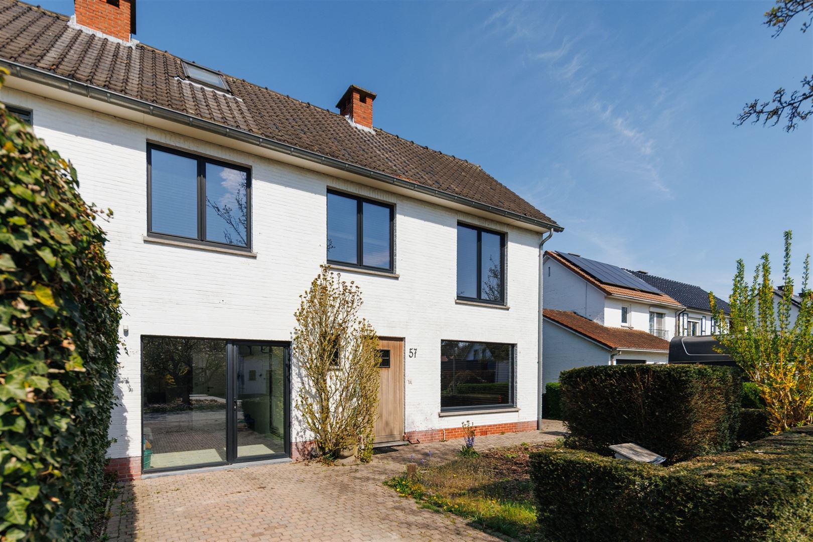 Hoofdfoto van de publicatie: Stijlvol gerenoveerde woning in alle rust met plaats voor elk plan