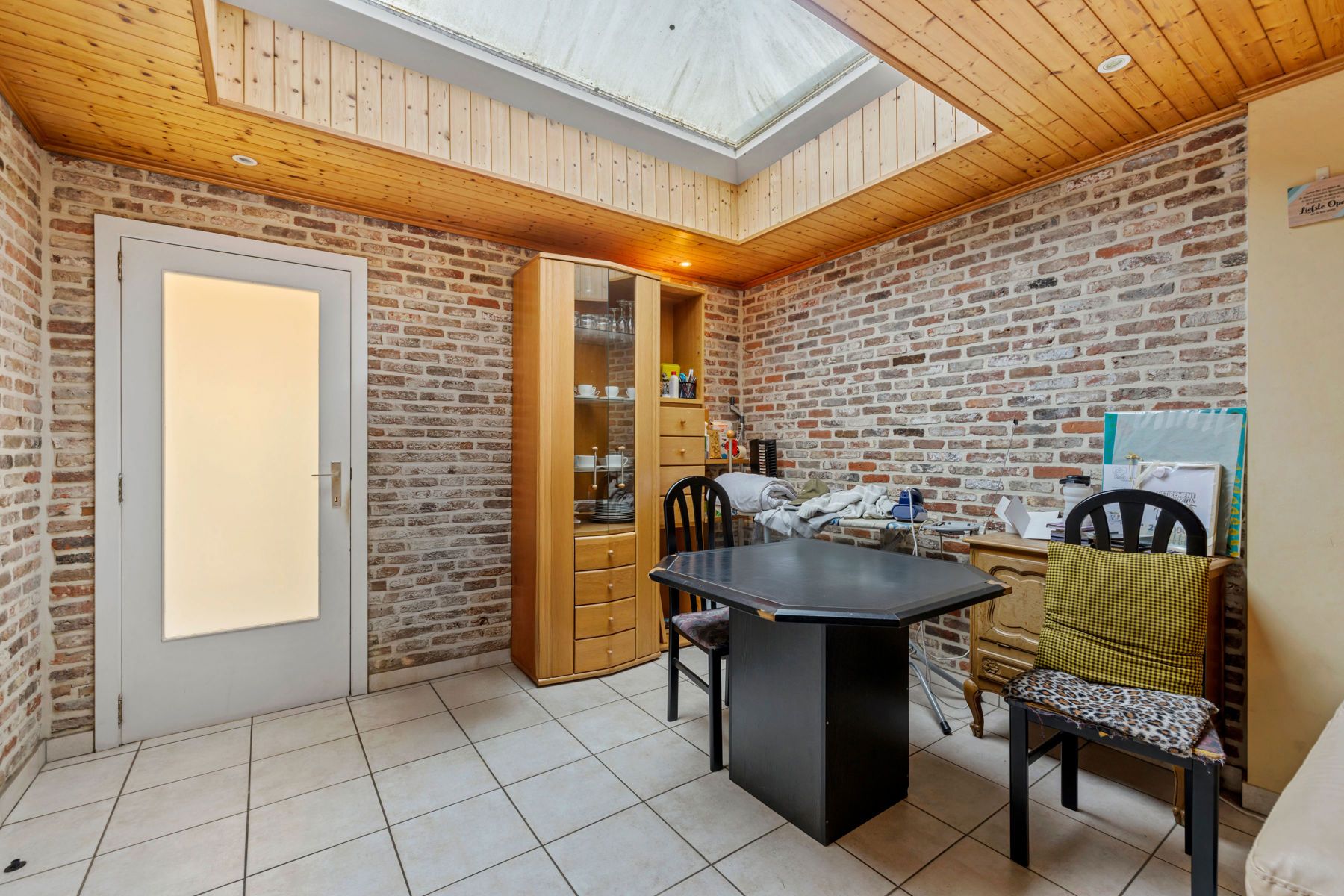 Charmante rijwoning met koer op geliefde locatie foto 5