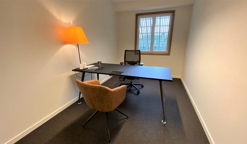 Instapklare kantoorruimte met terras te huur aan afrit E40 in Sint-Denijs-Westrem  foto 8