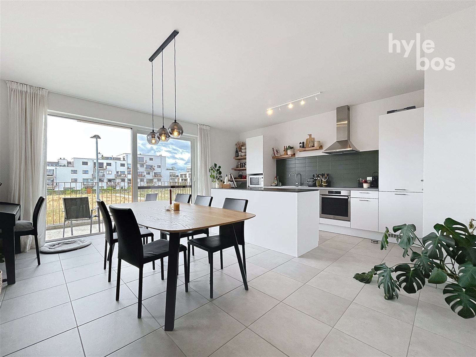 Lichtrijk, instapklaar appartement met autostaanplaats foto 7