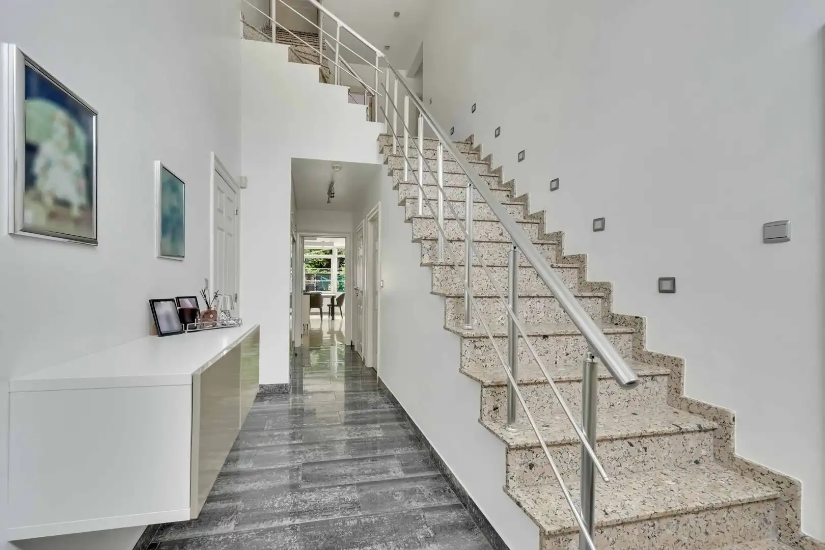 RUIME WONING MET 4+ SLPKS TE KOOP - Maasmechelen foto 3