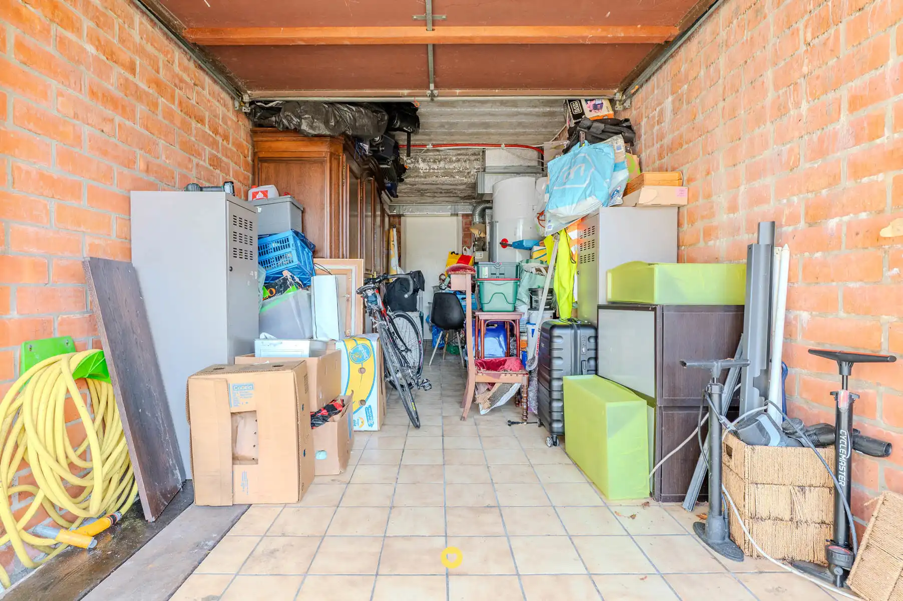 Op te frissen villa met 3 slaapkamers en leuke tuin foto 13