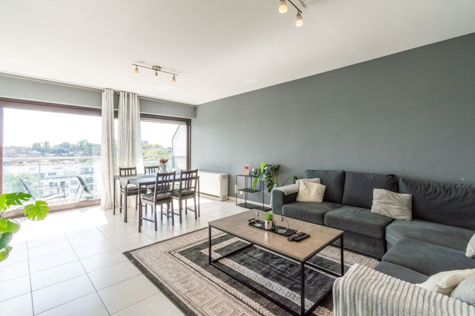 2-slaapkamerappartement (87m²) met 2 terrassen en kelder! foto 2