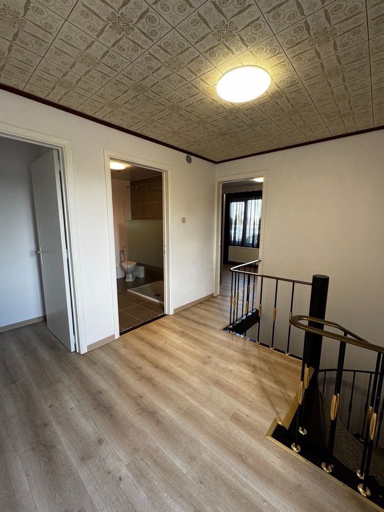 Te huur: charmant appartement in Maasmechelen foto 2